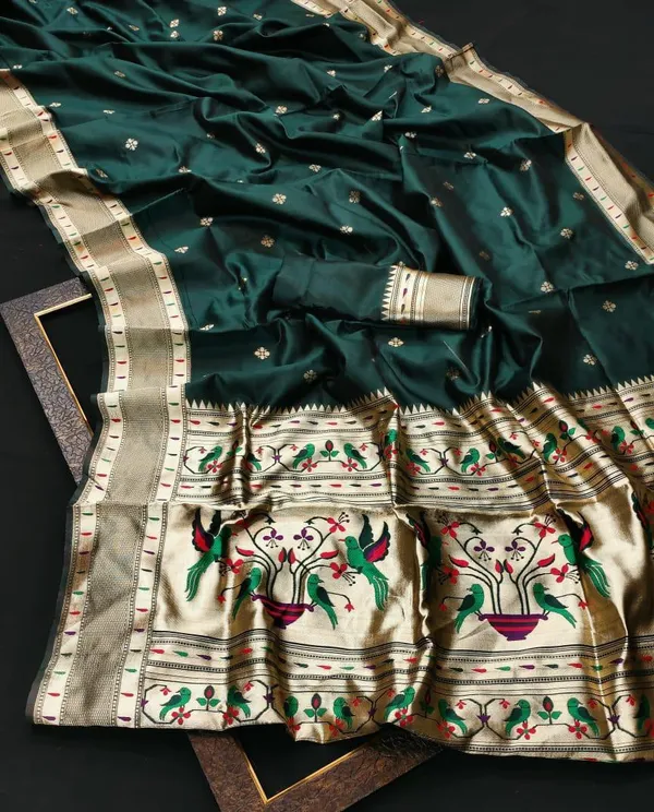 Dark_Green_Woven_Kanjivaram_Silk_Saree_with_Saree_Cover